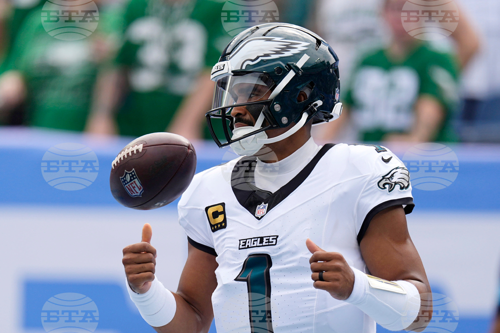 Eagles Titans Football
