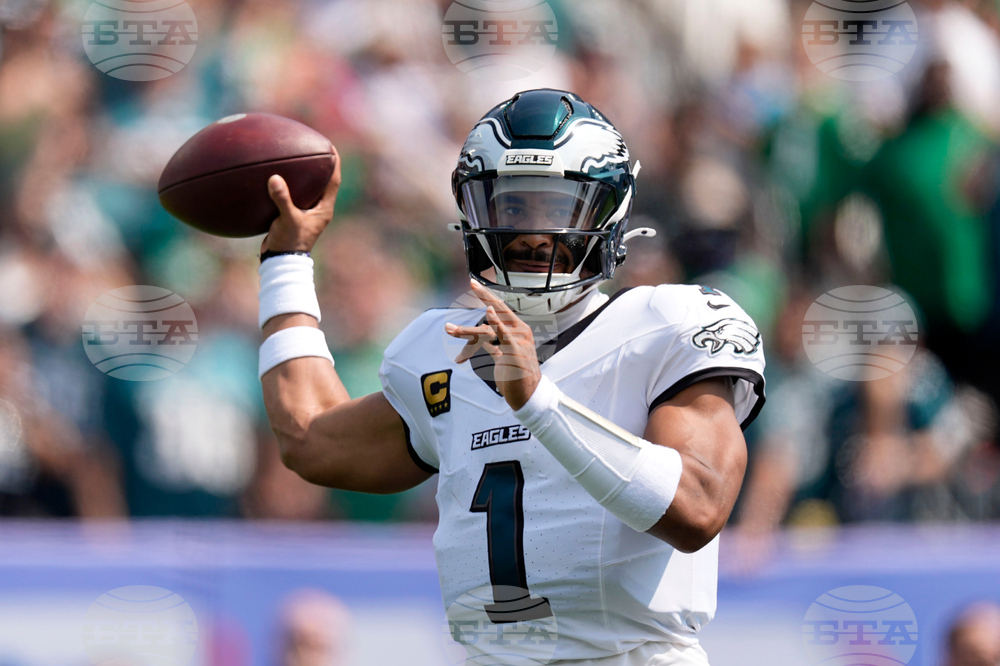 Eagles Titans Football