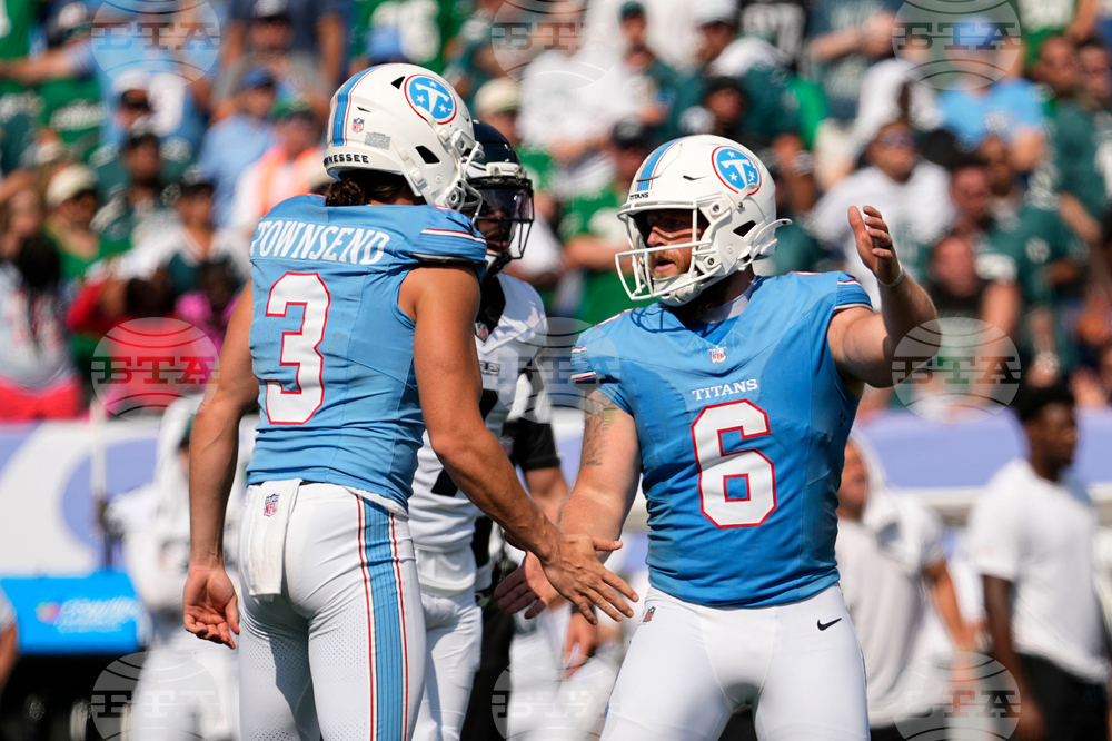 Eagles Titans Football