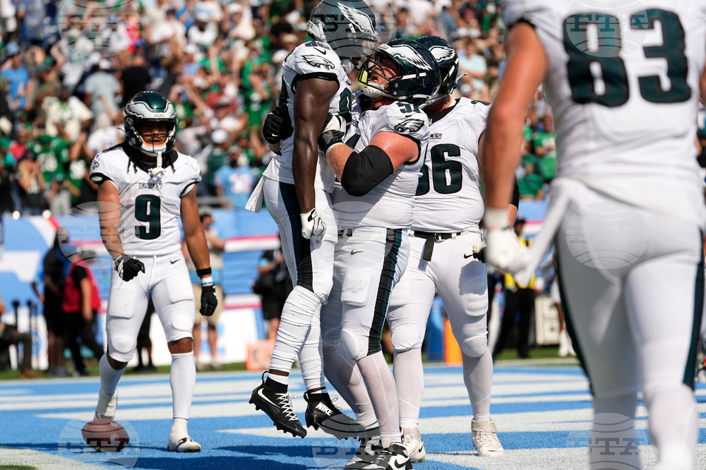 Eagles Titans Football