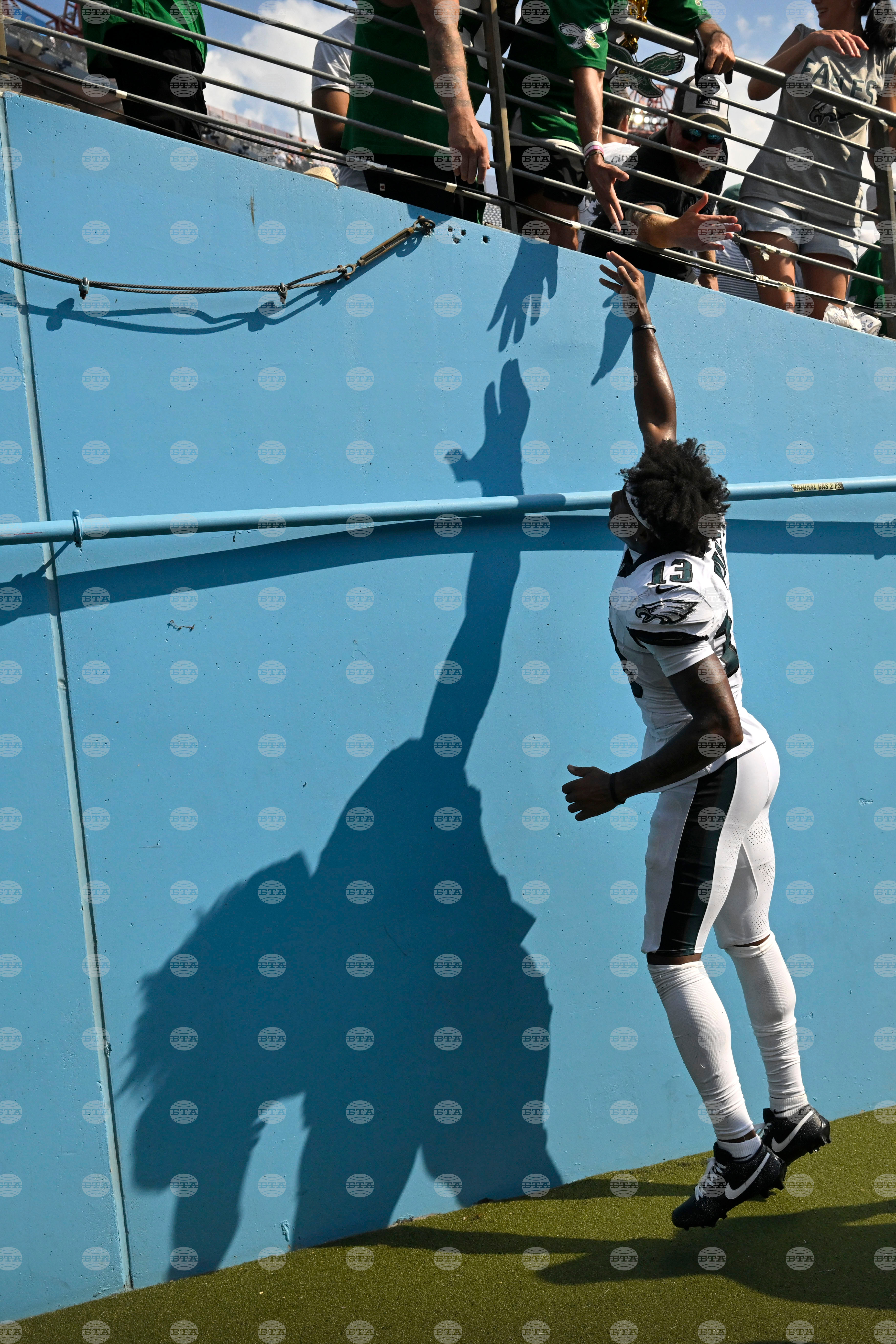 Eagles Titans Football