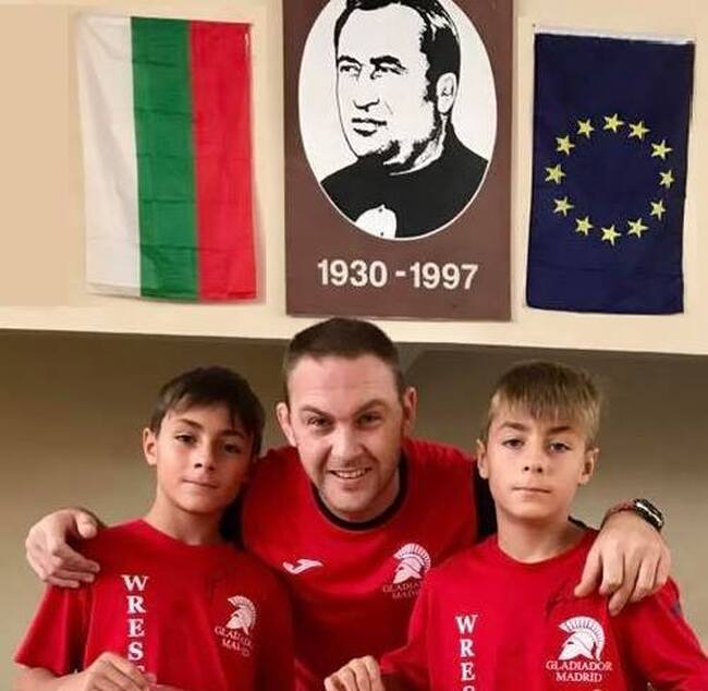 От Езерче до Лас Вегас: двама братя покоряват американската борба