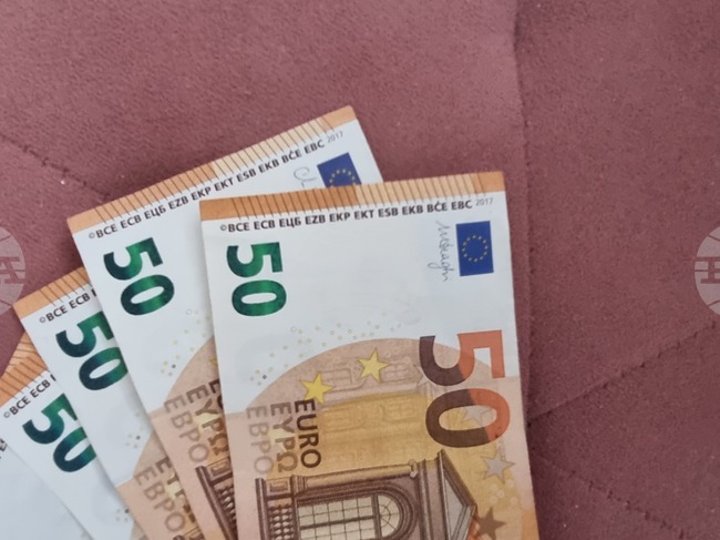 Полицаи от Горна Оряховица са иззели неистински банкноти по 50 евро, пласирани на пазара в Джулюница