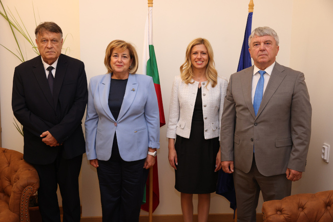 България има уникална природа и опазването й зависи единствено от нас, заяви председателят на парламента Михаела Доцова на откриването на академичната година в Лесотехническия университет