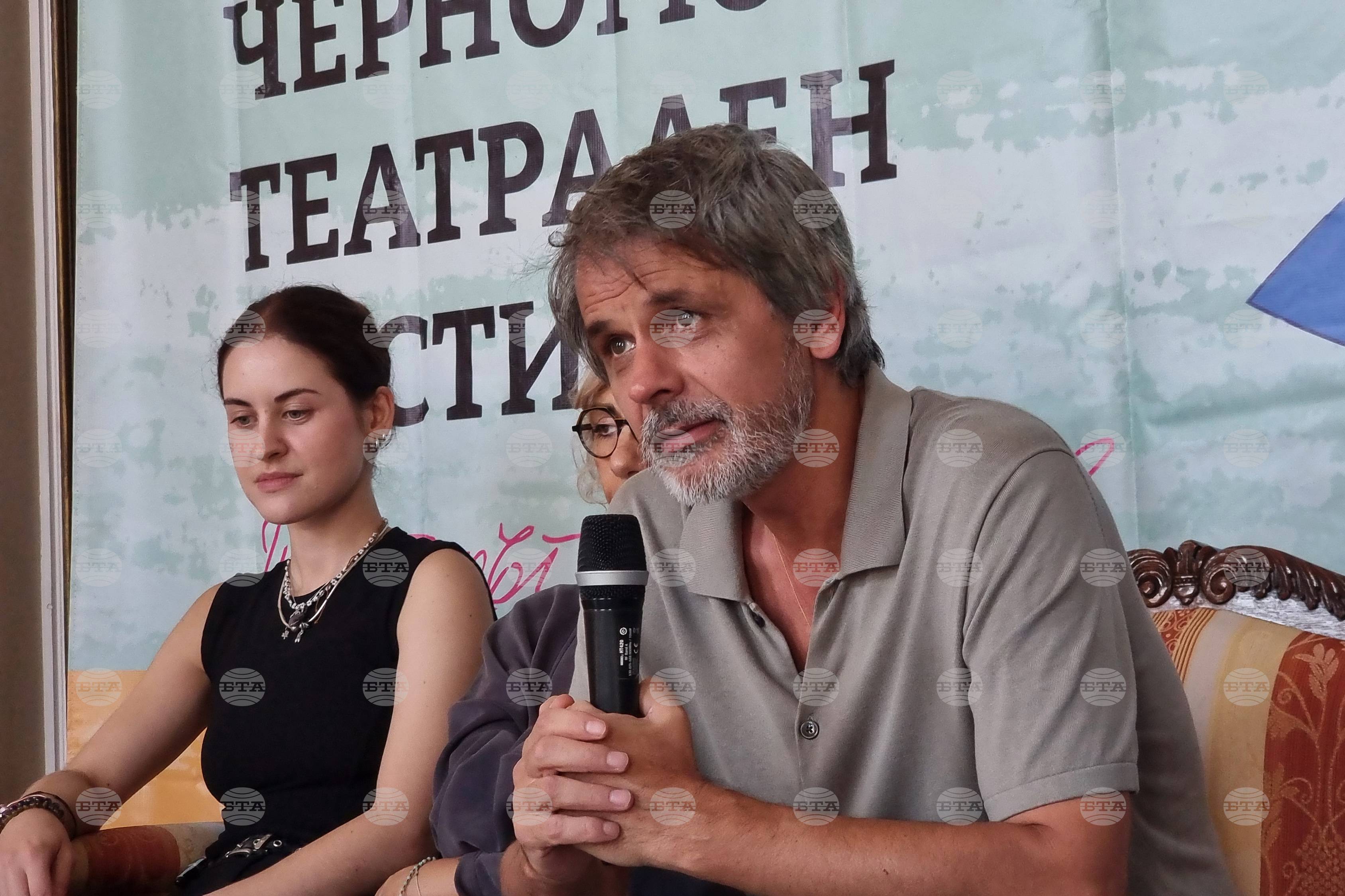 В наше време за всеки е важна истината, която го обслужва, каза режисьорът Стоян Радев по повод спектакъла „Свидетел на обвинението“