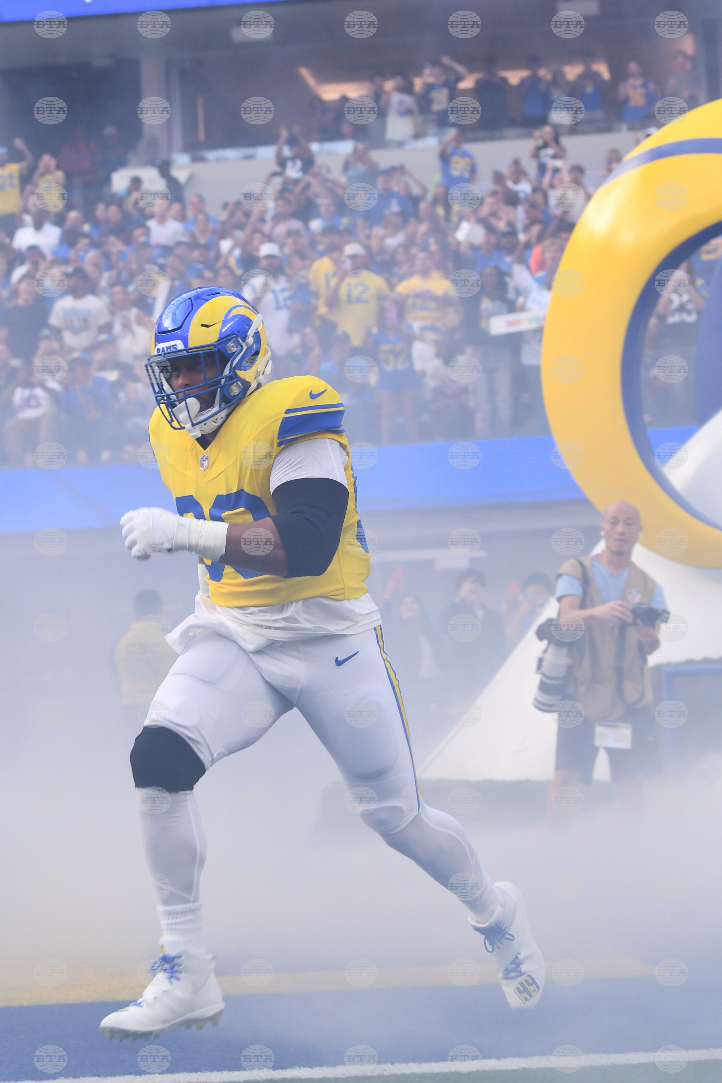 Giants Rams Football