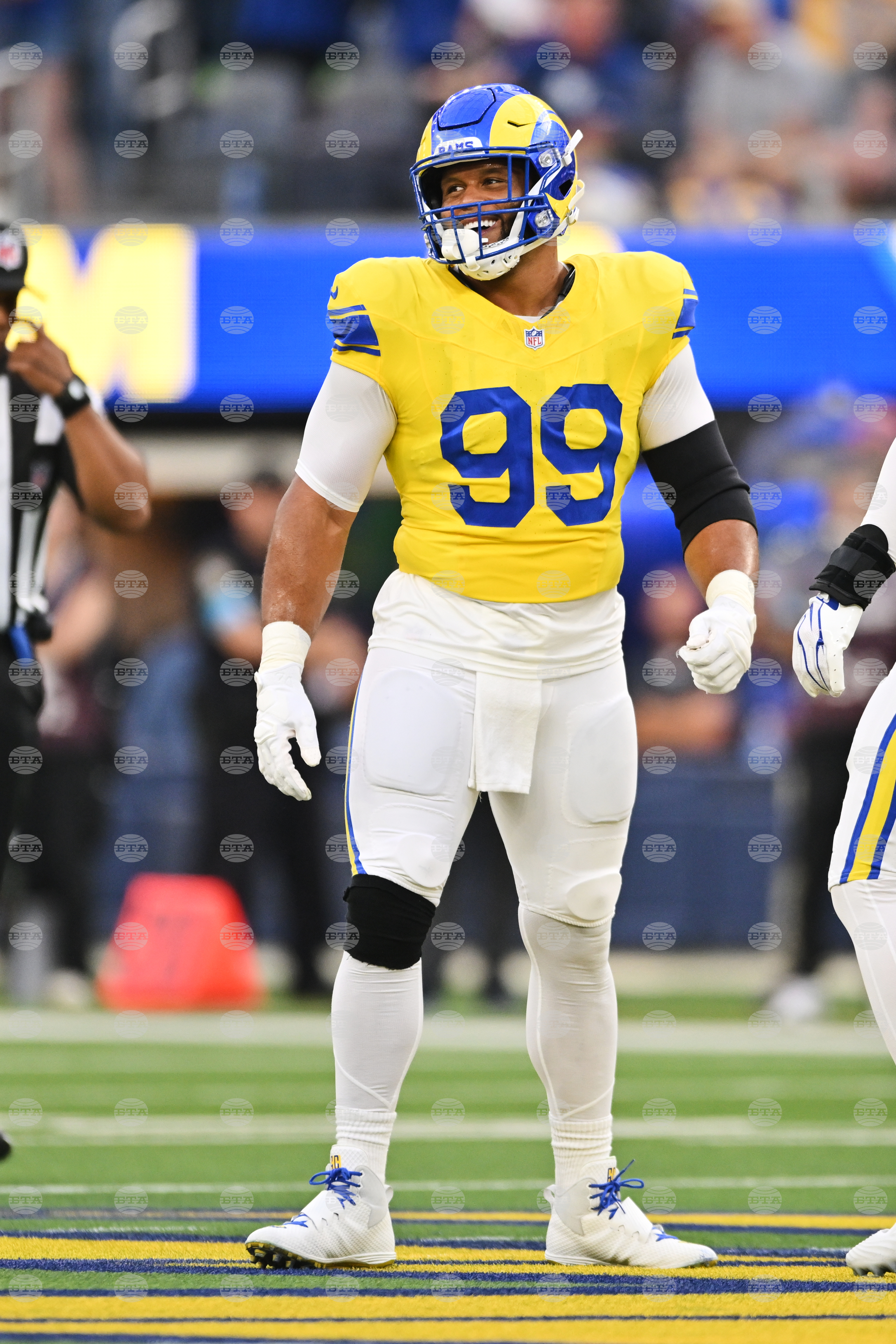 Giants Rams Football