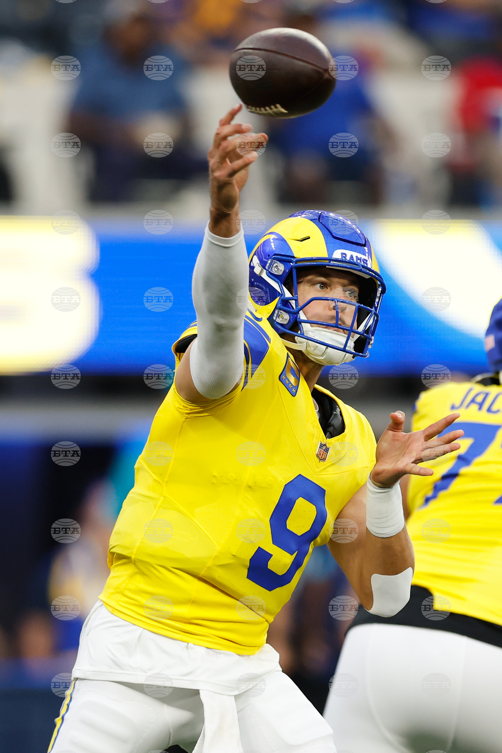 Giants Rams Football