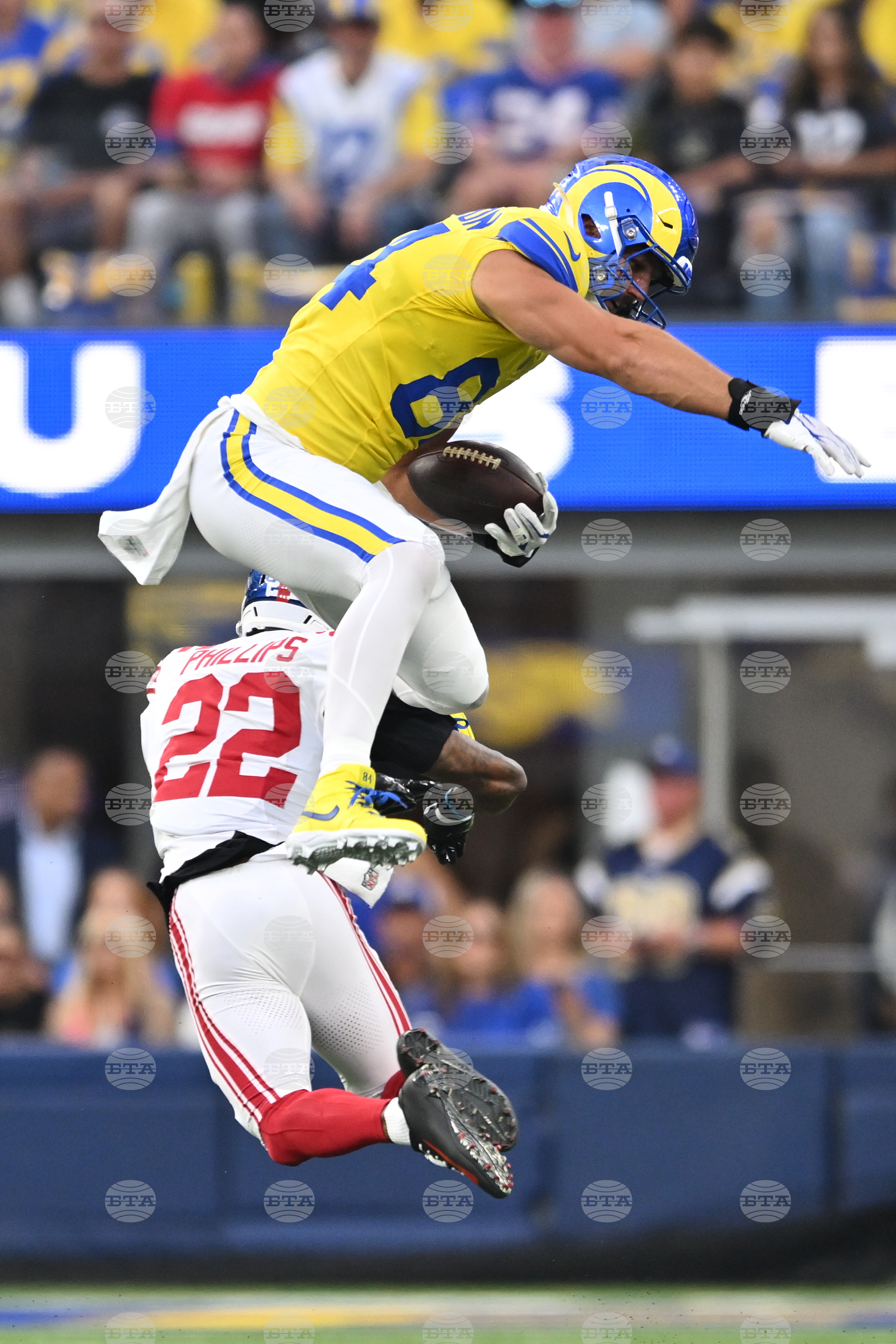 Giants Rams Football