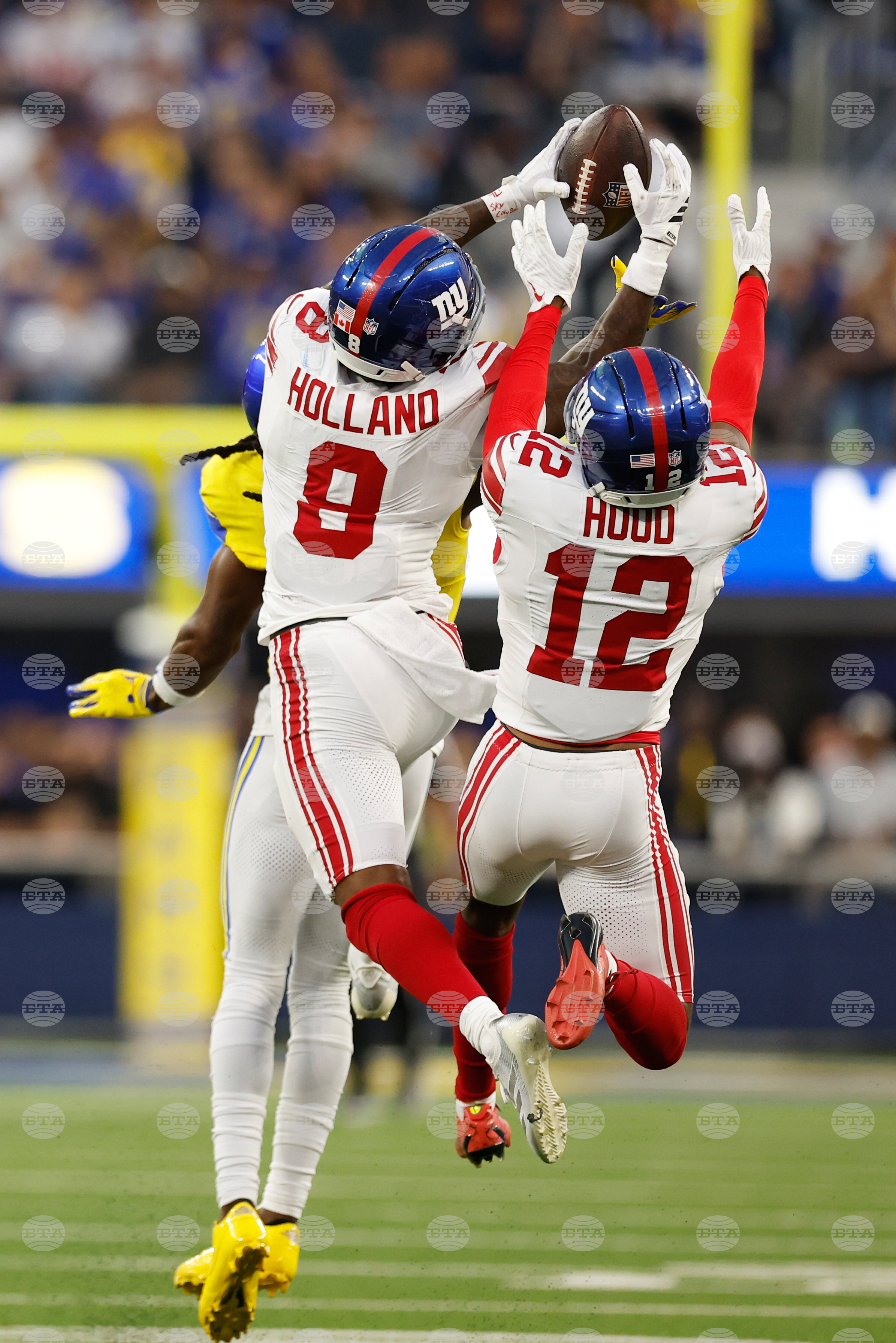 Giants Rams Football