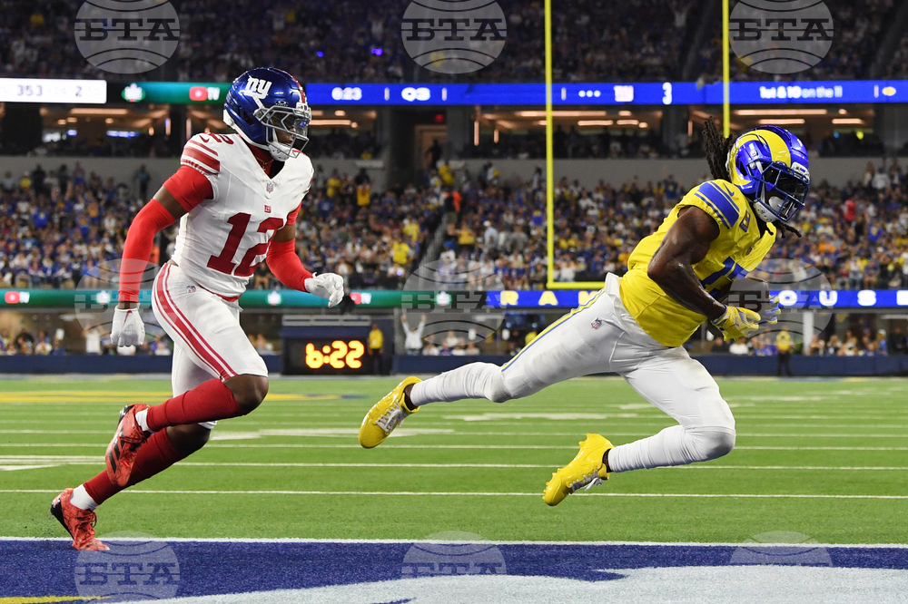 Giants Rams Football