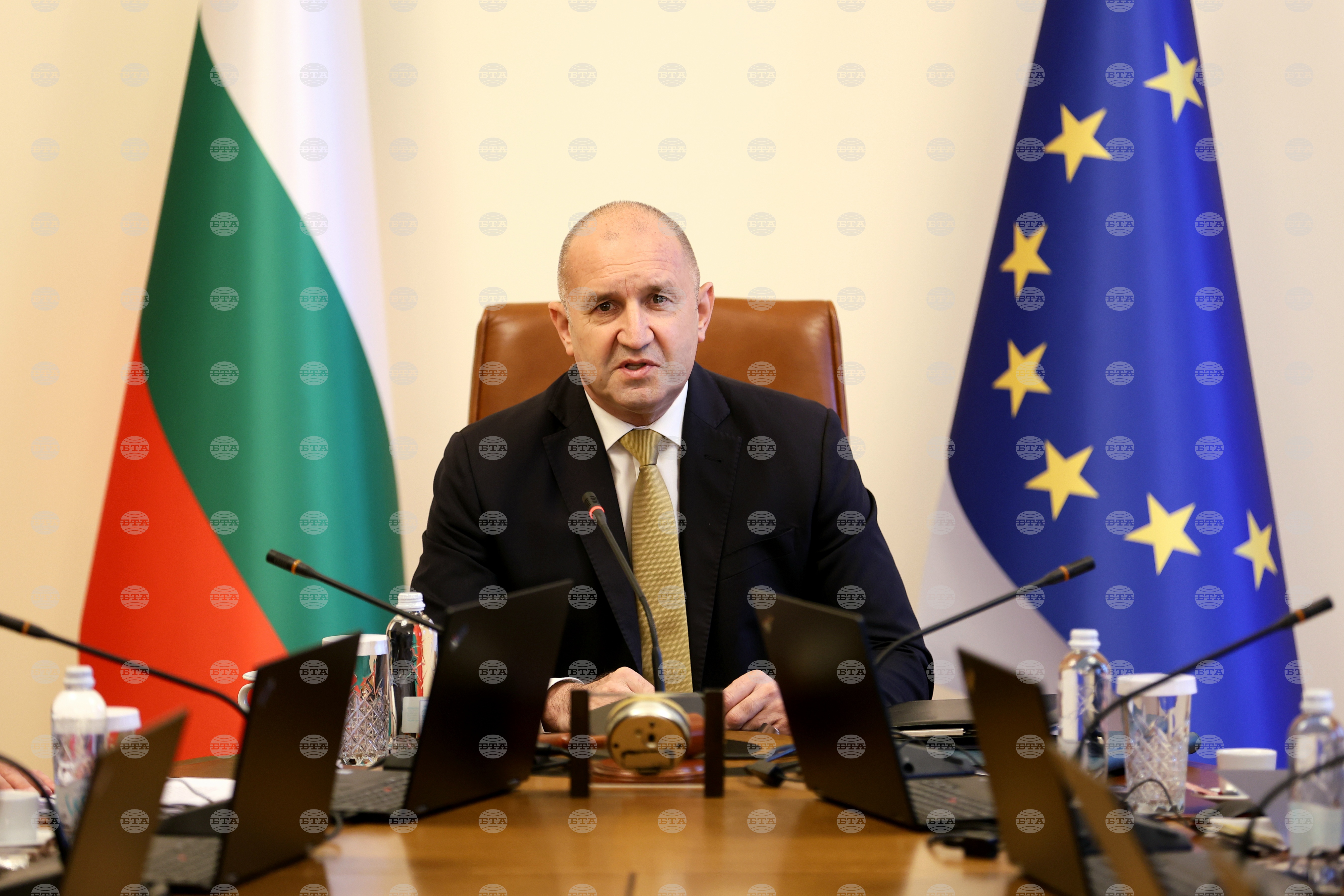 Въвеждаме пълна забрана на рекламата на хазарт, съобщи премиерът Румен Радев