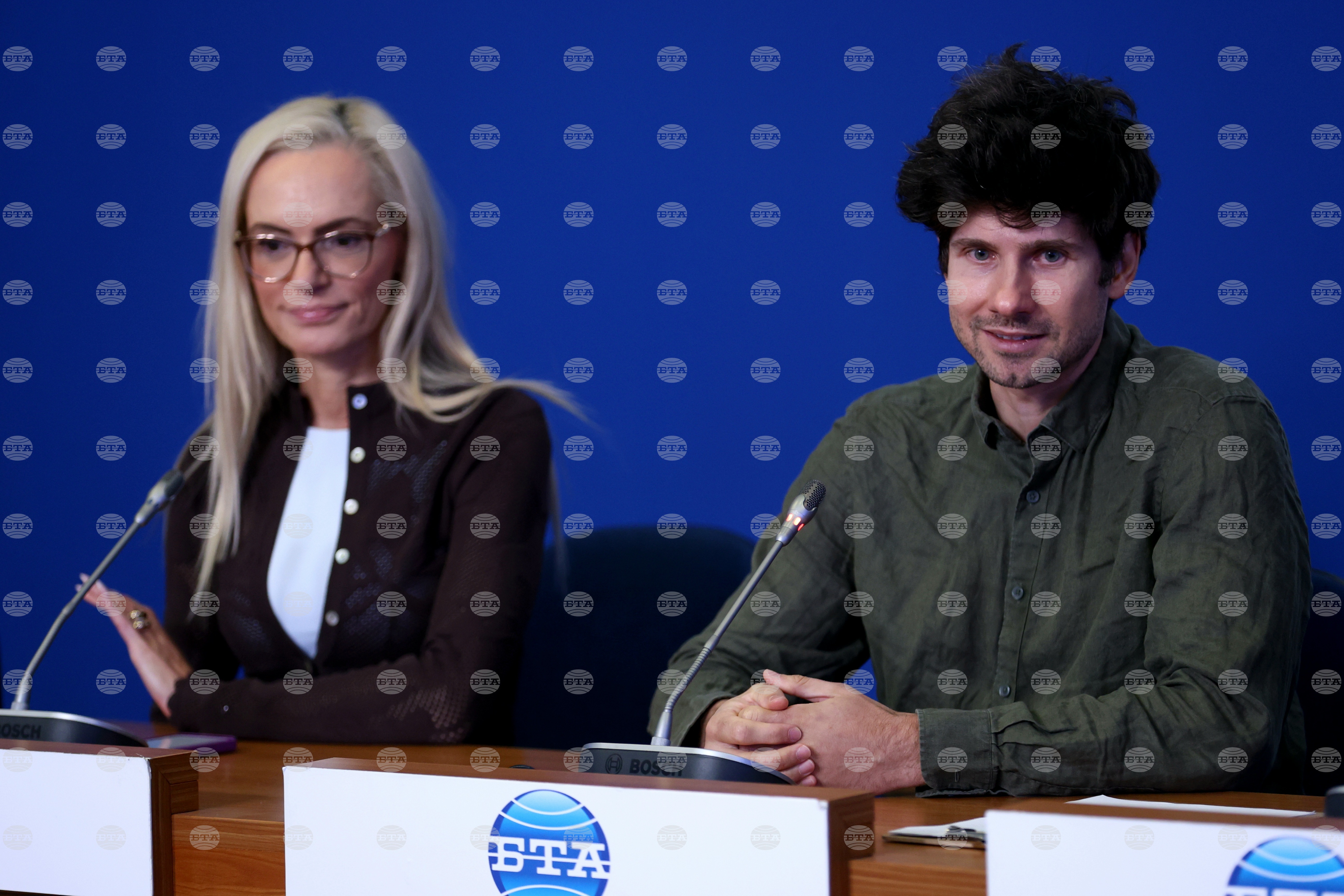 Фотографът Вихър Ласков – Вихро показва над 40 фотографии в изложбата „Вечерта на Спалнята“, която може да бъде видяна само в една вечер