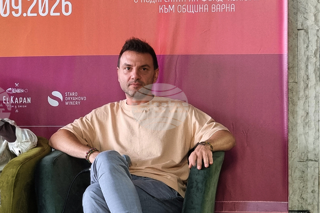 Искахме да покажем как мечтата стига до крах в нашата действителност, каза сценаристът на филма „Черни пари за бели нощи“ Дечо Таралежков