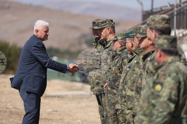 Defence Minister Commends Land Forces Drone Capabilities