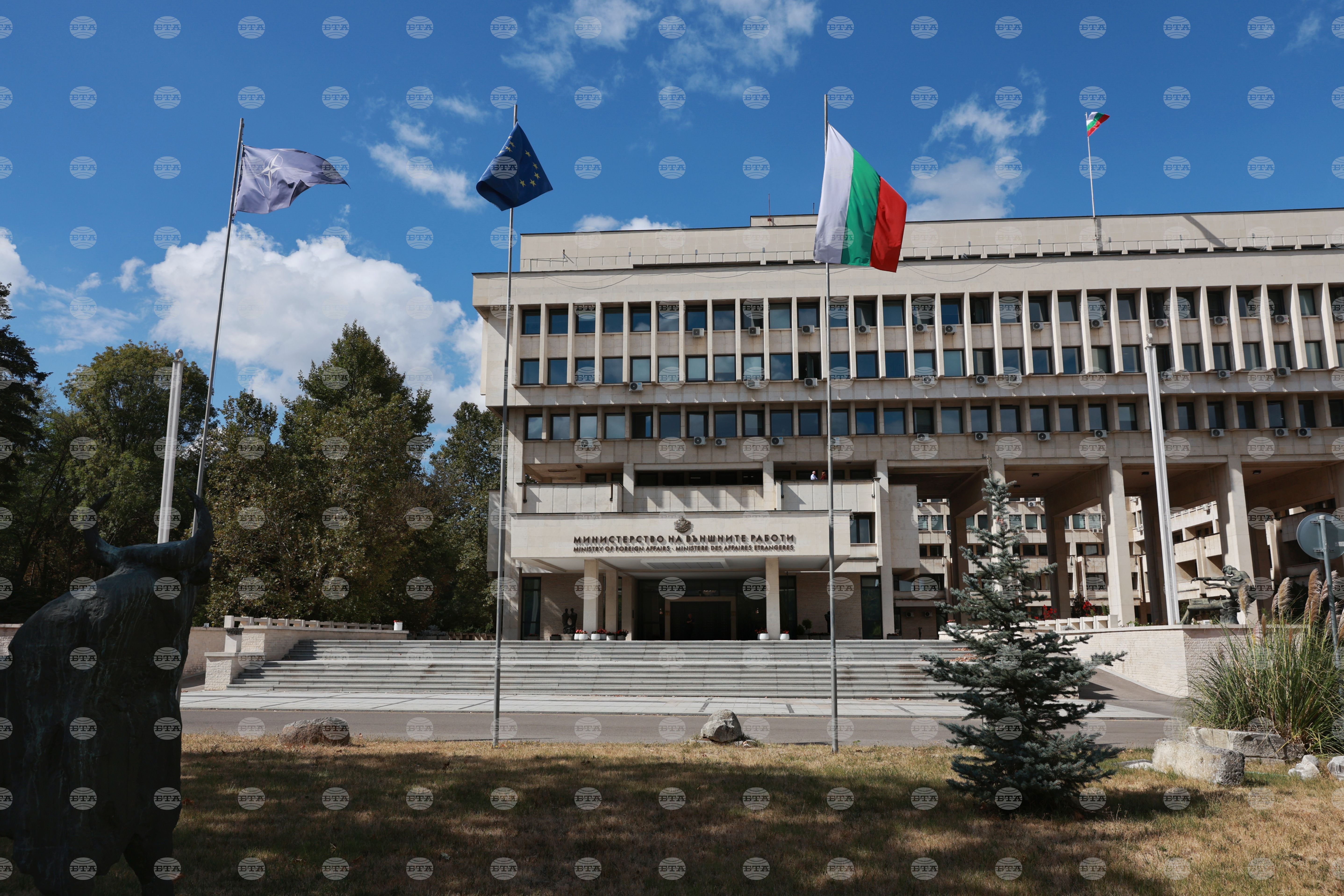 Външният министър подписа проекторешение с предложение за отзоваване на посланика на България в Обединените арабски емирства