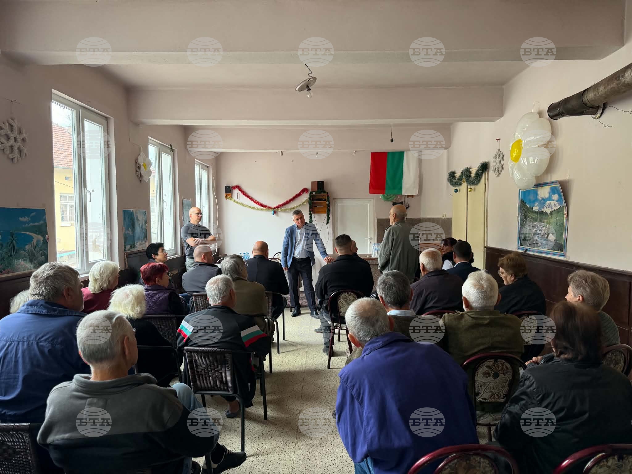 Жители на угърчинското село Славщица сигнализират областния управител за незаконна сеч и проблеми с пътната инфраструктура