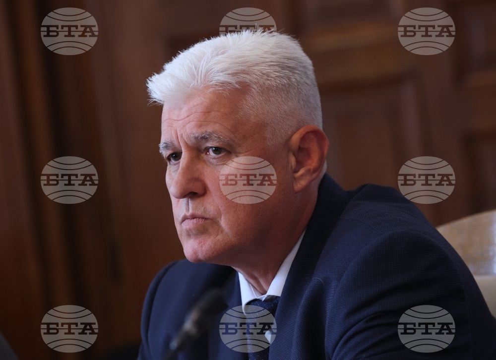 Не са констатирани отломки от дрон при потопения в Черно море кораб, каза министър Димитър Стоянов