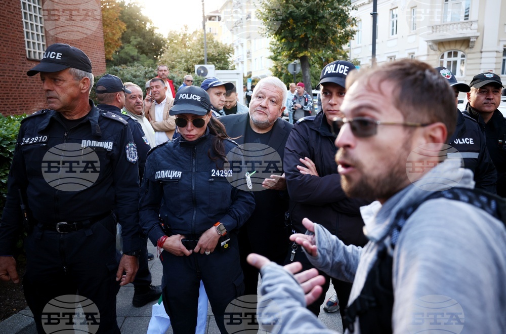 Столична община - протест и контрапротест