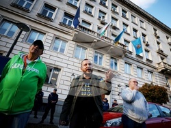 Столична община - протест и контрапротест