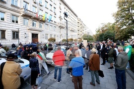 Столична община - протест и контрапротест