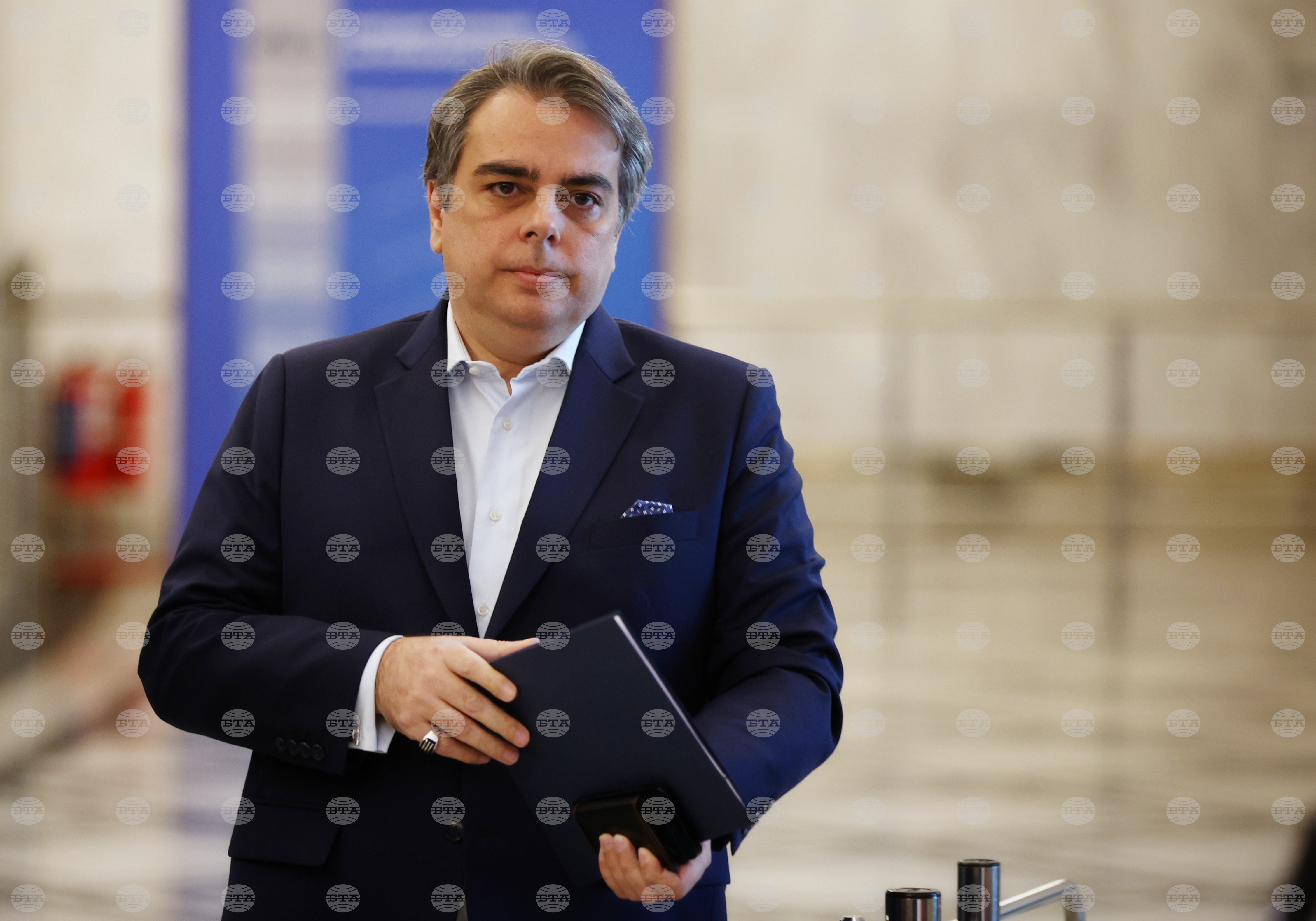На тези избори видяхме пълна делегитимация на това управление, каза лидерът на "Продължаваме промяната" Асен Василев