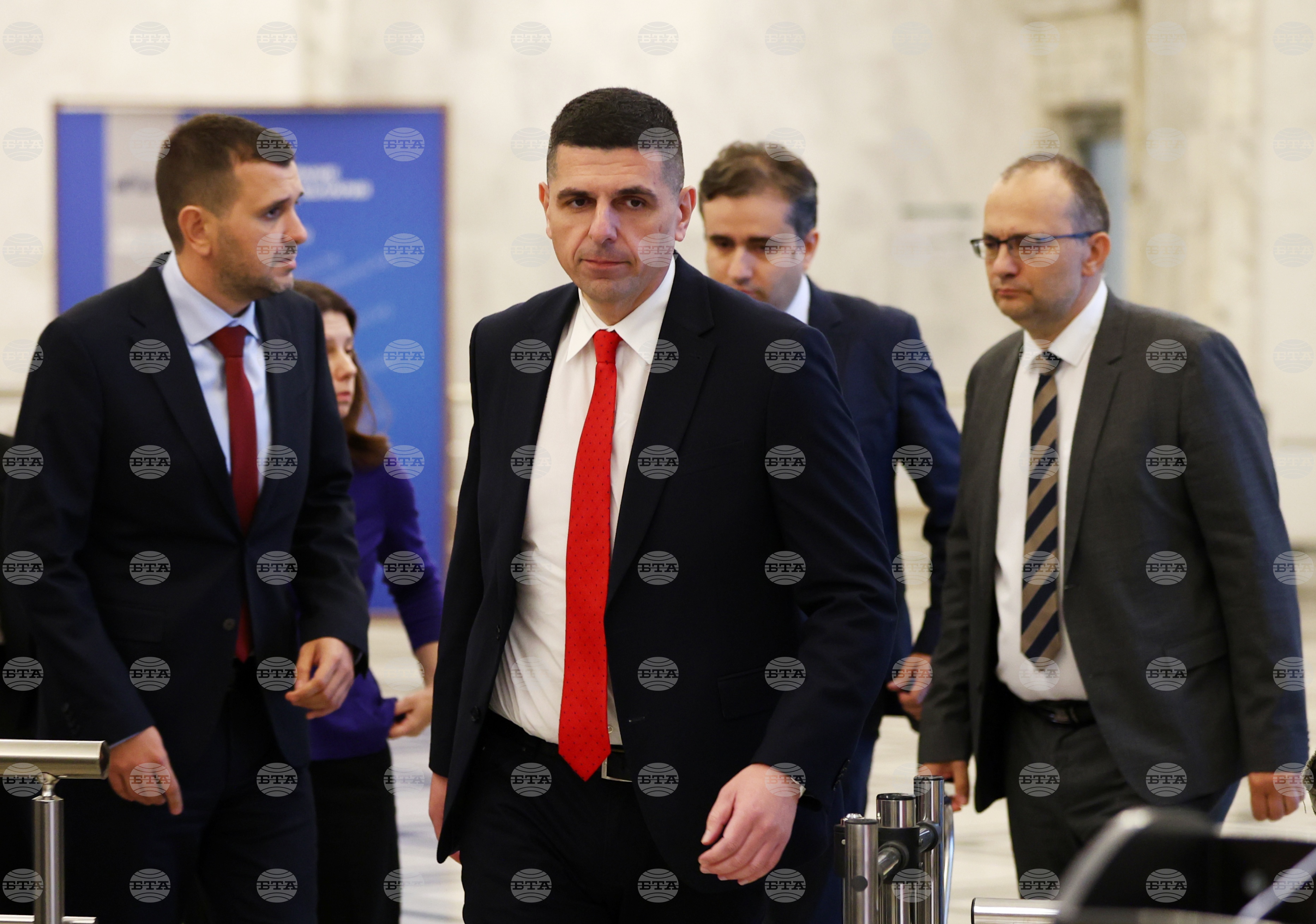 "Демократична България" предлага създаване на временна комисия за установяване на хибридни атаки и саботажи през последните 15 години