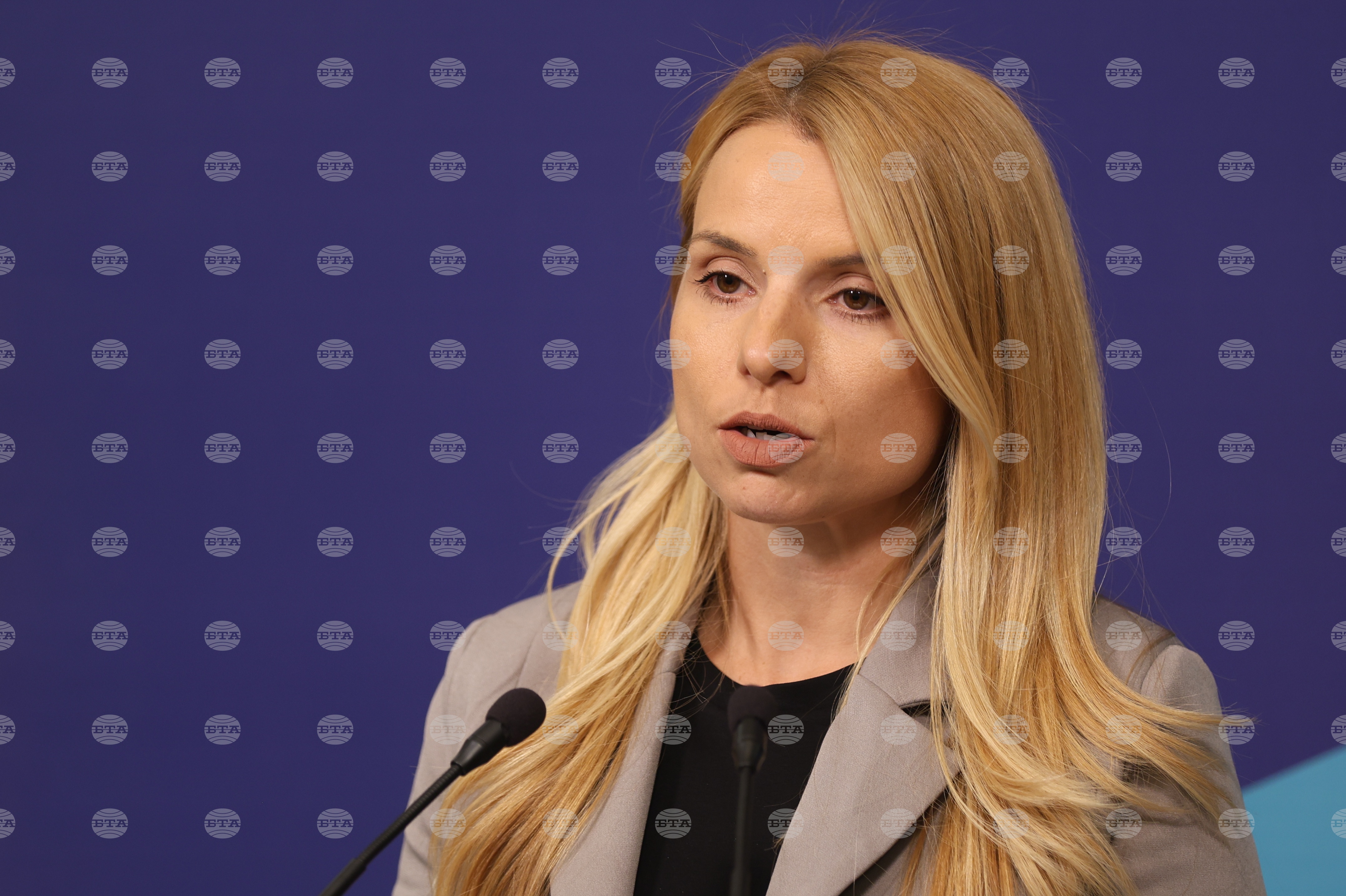 Секционните избирателни комисии ще правят контролно ръчно преброяване на разписките, каза говорителят на ЦИК Стоянка Балова