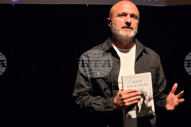 Есенният театрален салон 2026 в Сливен започна с представянето на книгата на Георги Тошев „Катя Паскалева. Тишина от думи“
