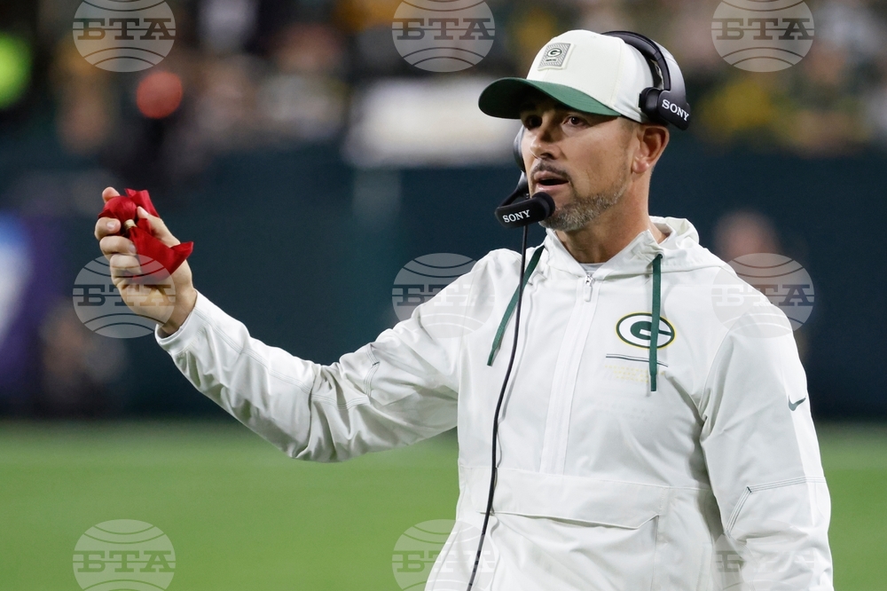Falcons Packers Football
