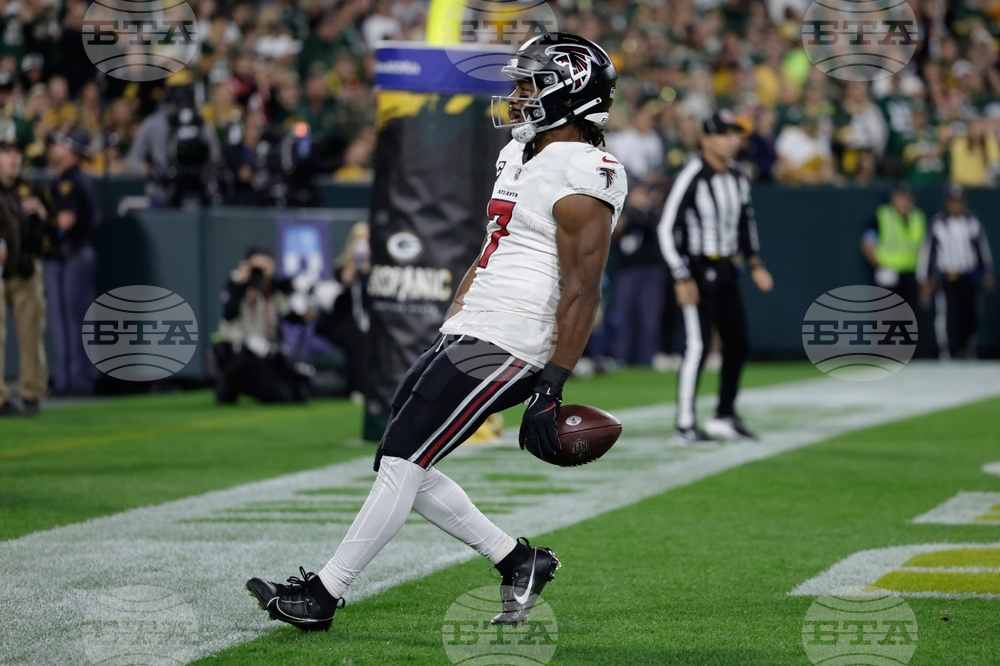 Falcons Packers Football