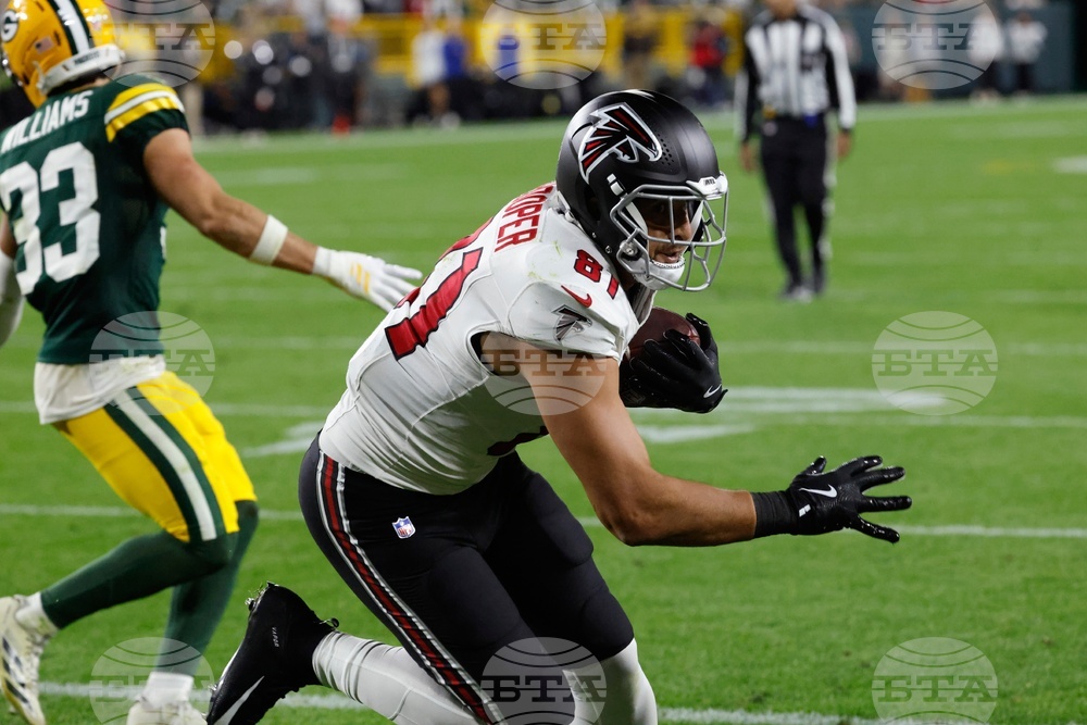 Falcons Packers Football
