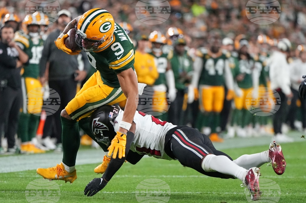 Falcons Packers Football