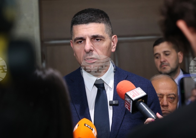 ДБ ще внесат искане за създаване на временна парламентарна комисия, която да разследва случаи на атаки от чужди разузнавания
