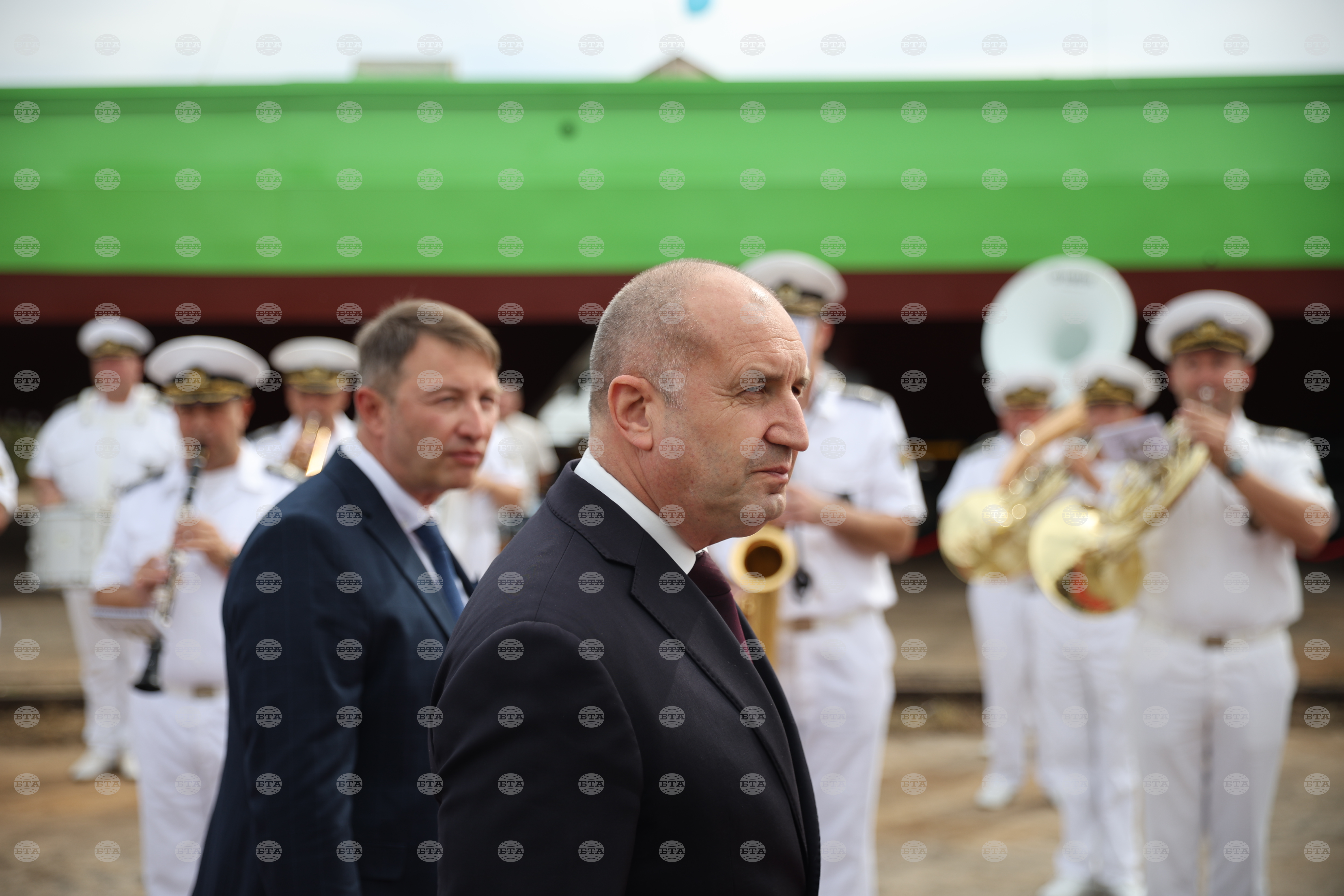 Без добра свързаност няма успешна икономика или туризъм, каза премиерът Румен Радев в Белослав