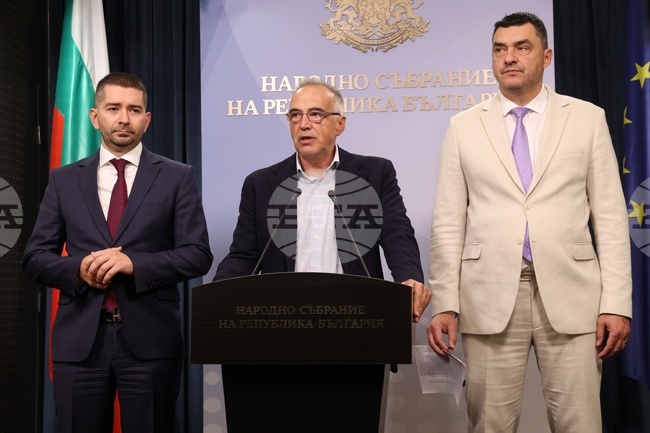 Илияна Йотова не само не е подписала декларация, а и не е присъствала на самия Съвет за сигурност на ООН, каза Антон Кутев от „Прогресивна България“