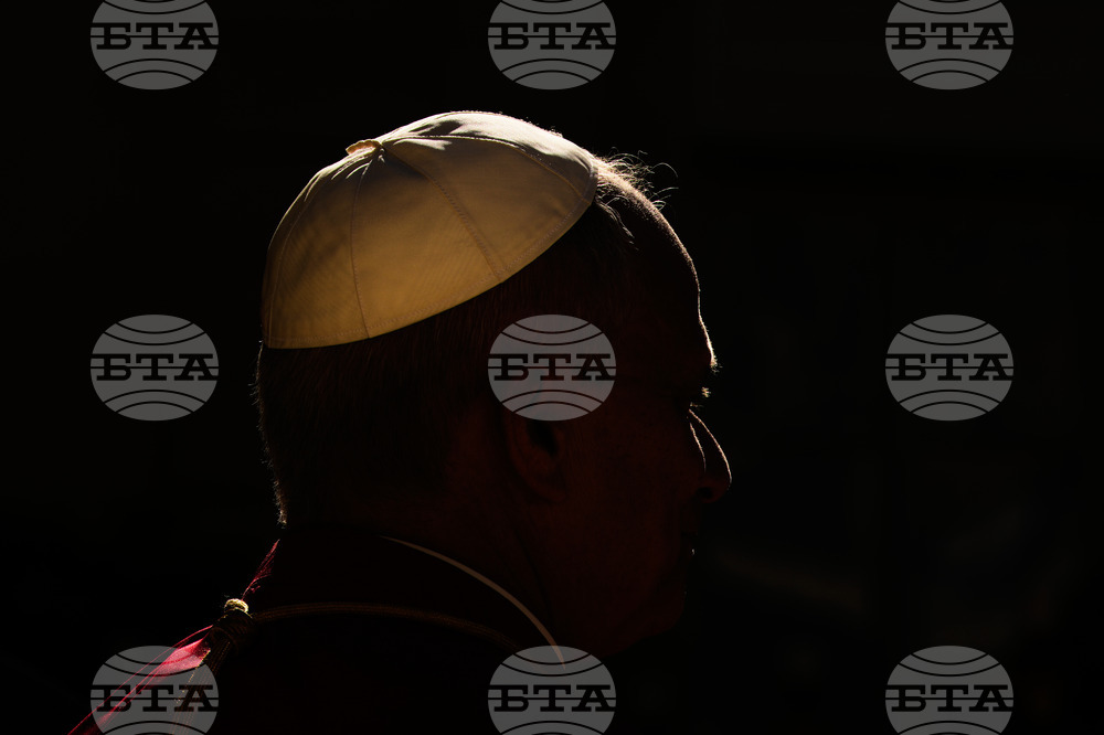 APTOPIX France Pope