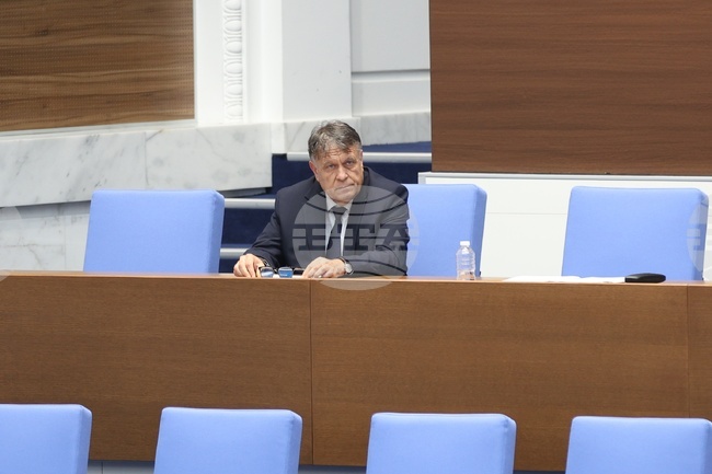 Министърът на образованието и науката проф. Георги Вълчев отговори на въпроси, свързани с извършения одит в НАТФИЗ