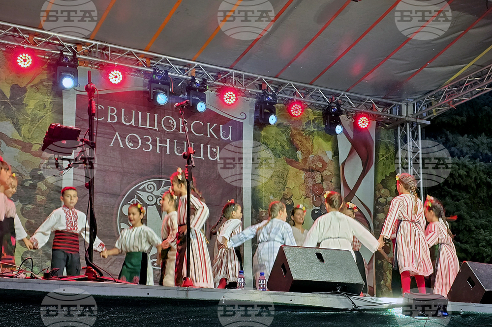Свищов - празници „Свищовски лозници“ - официално откриване