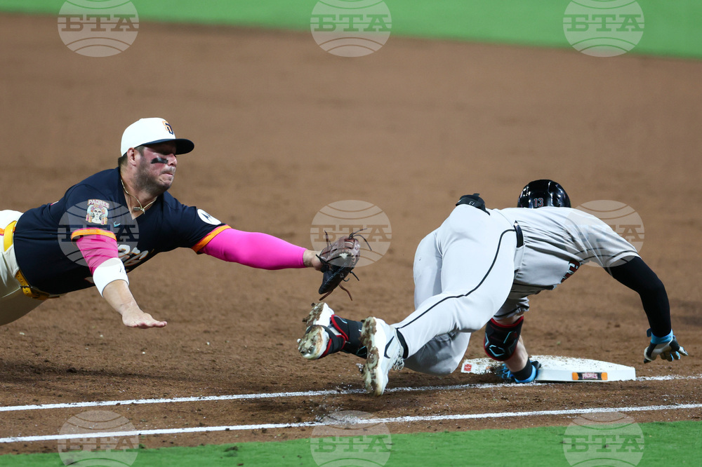 Diamondbacks Padres Baseball