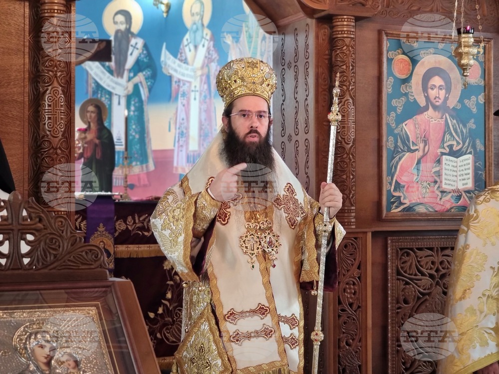 Сливенският митрополит Арсений отслужи литургия по повод храмовия празник на църквата „Св. Йоан Богослов“ в ямболското село Овчи кладенец