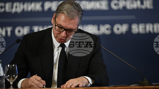 Александър Вучич официално подписа оставката си като президент на Сърбия, за да поведе партията си на парламентарните избори