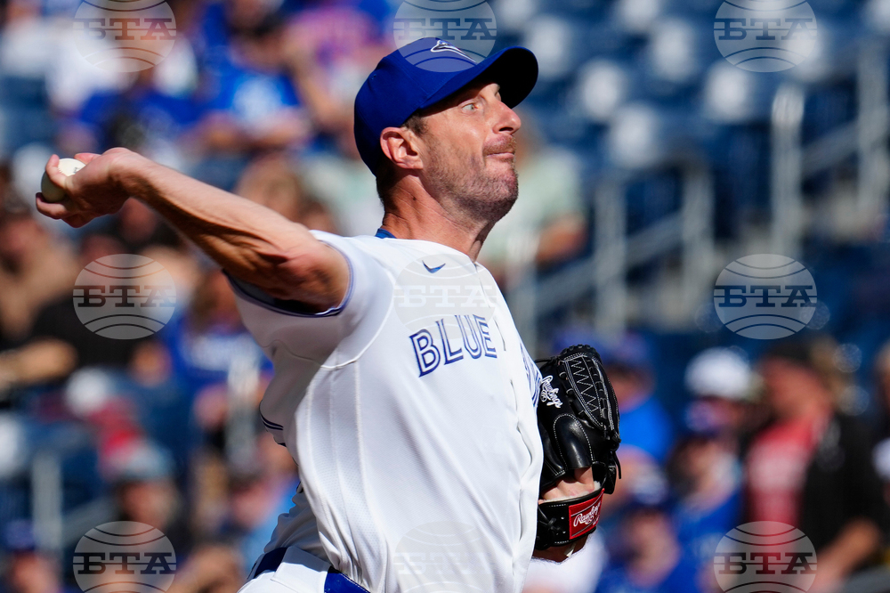 Reds Blue Jays Basseball