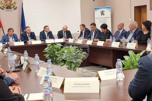 Трябва да се проведе задълбочен разговор за повишаване качеството на живот в населените места, каза министър Шишков на форум в Хасково 