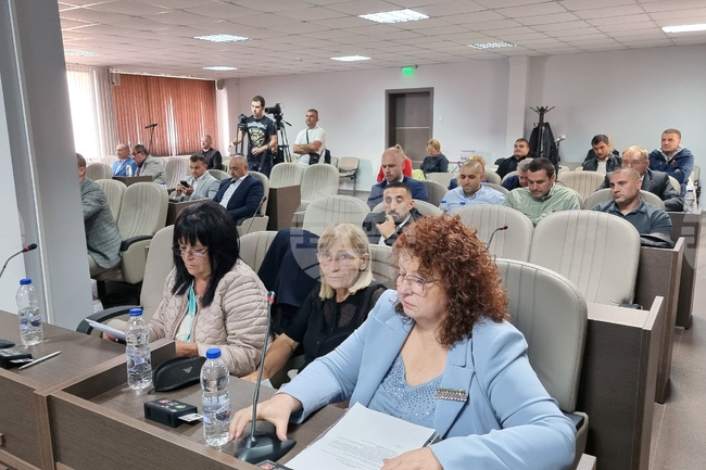 Жителите на село Чирен поискаха с подписка спешен ремонт на покрива на местното читалище
