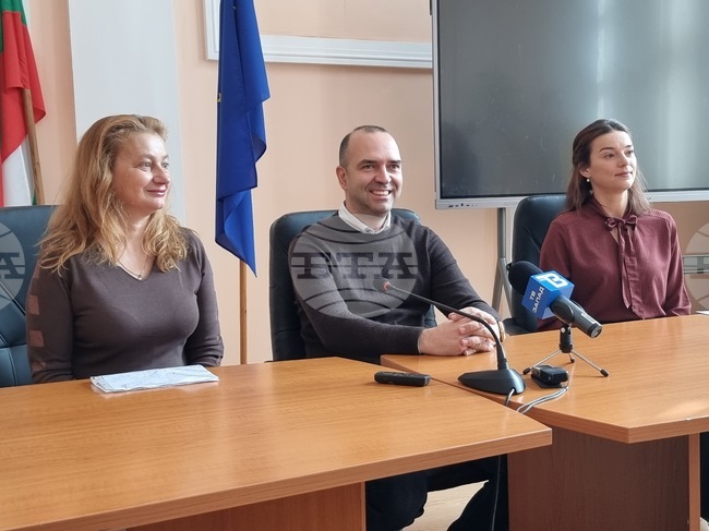 В Кюстендил бяха представени четири нови клуба за безплатна подготовка на ученици