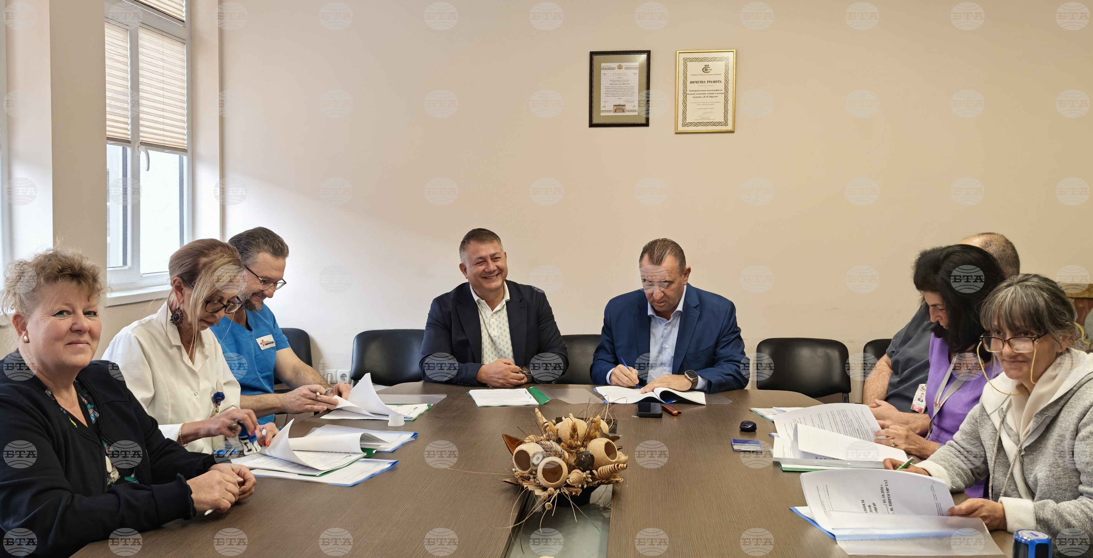 С подписване на КТД от 1 октомври се увеличават с 9% възнагражденията на всички медицински специалисти в болница „Пирогов“