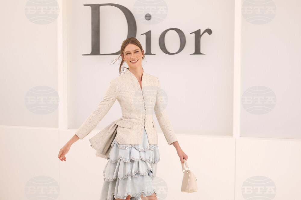Paris Fashion Dior Womens S/S 27 Photo Call