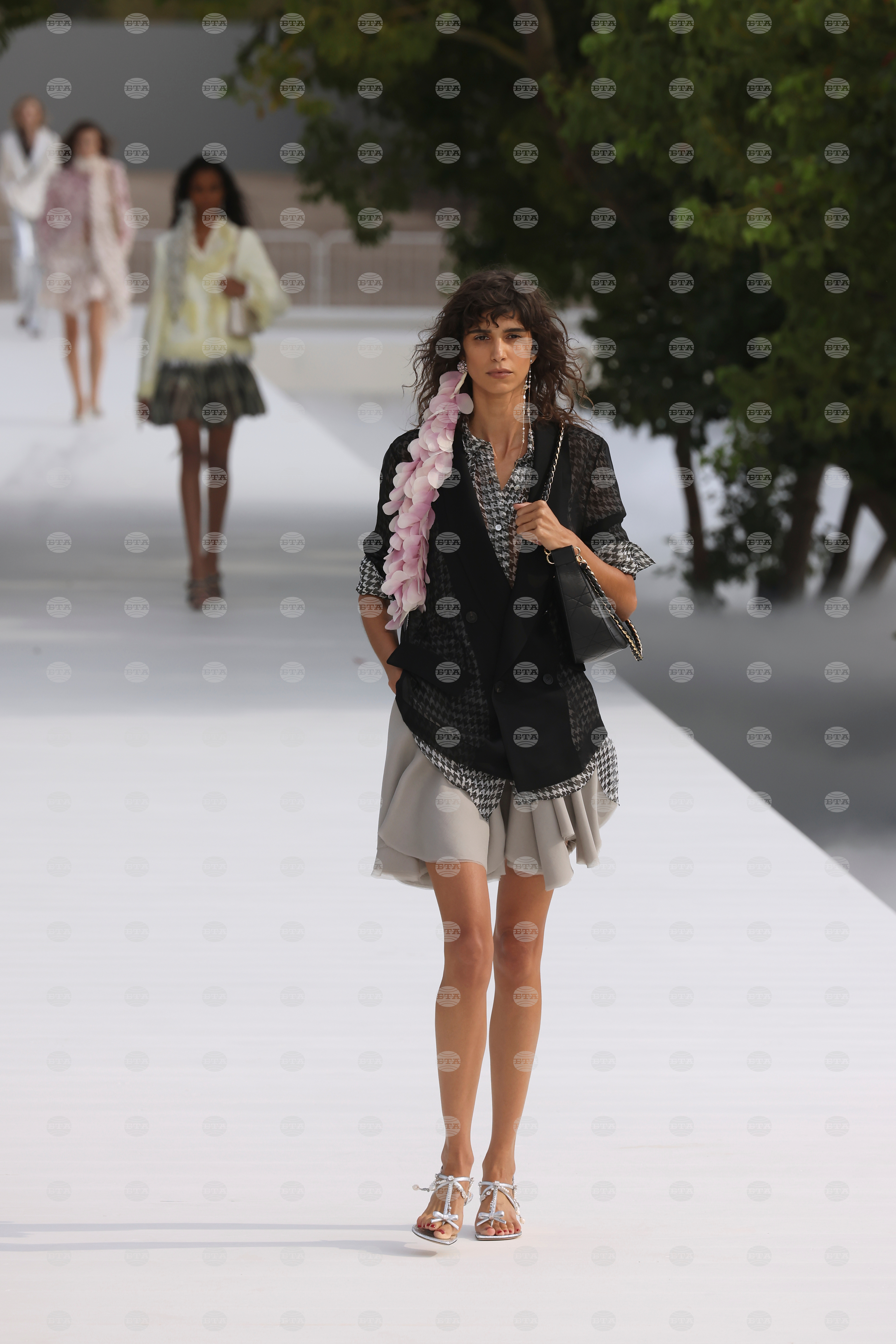 Paris Fashion Dior Womens S/S 27