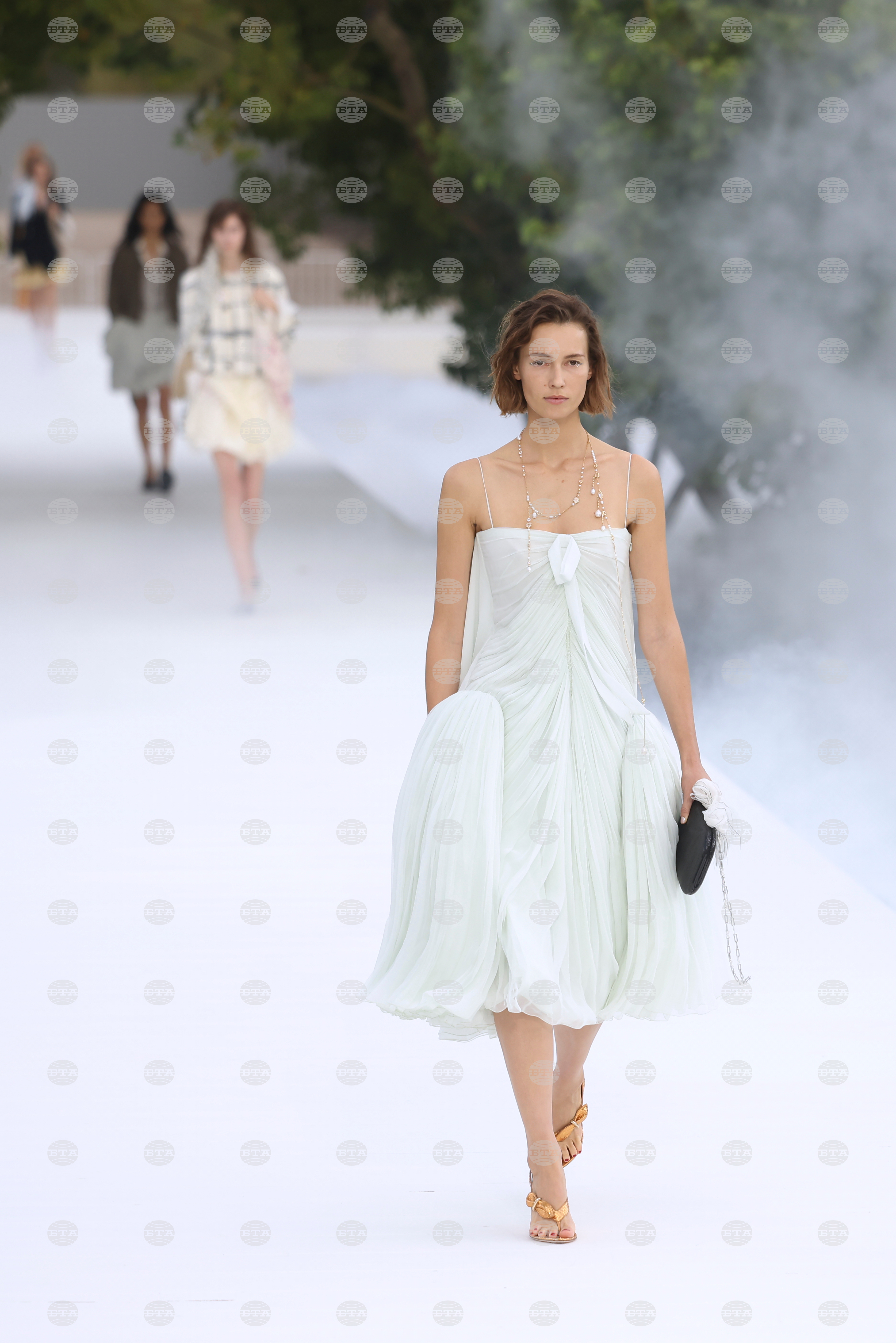 Paris Fashion Dior Womens S/S 27